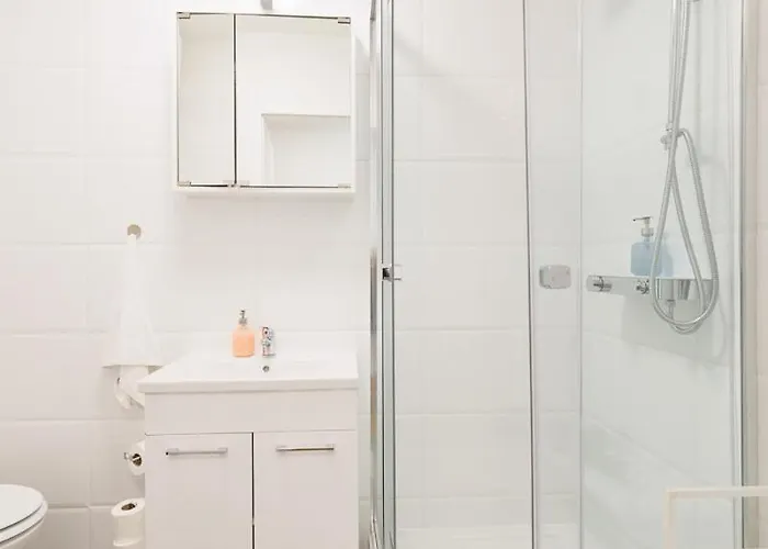 Modern Apartment *